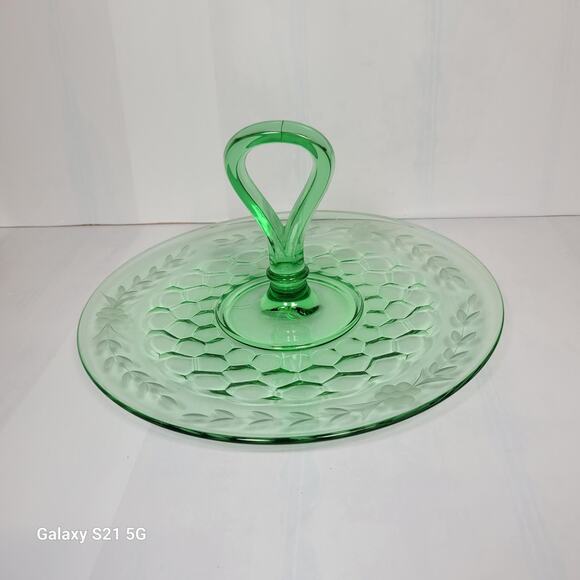 Vintage Green Tidbit Tray, Center Handle, Bar Plate - Picture 1 of 4